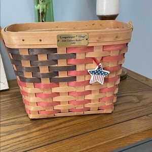 Longaberger 1999 Village 20th Century Basket 3 Family Signatures